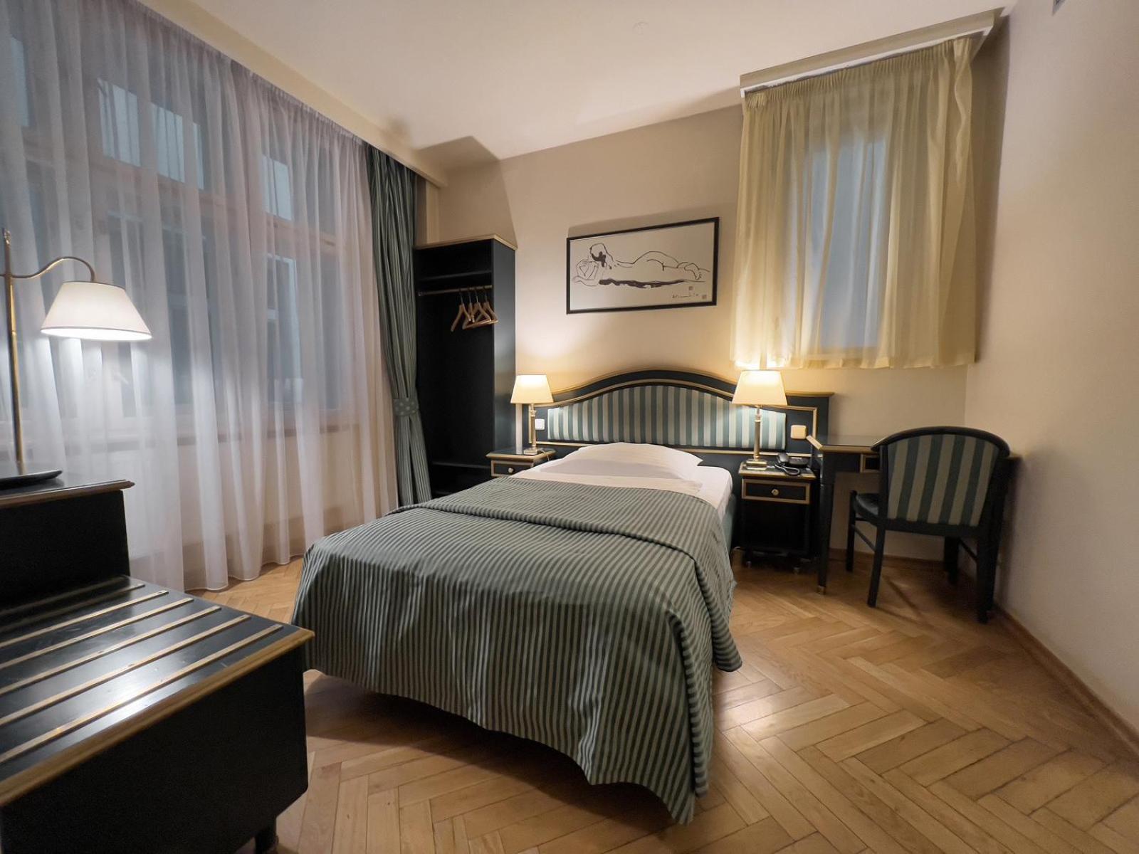 Elysee Hotel Praha Bagian luar foto